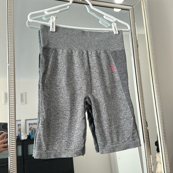 Gymshark perfect condition compression bum hugging biker workout shorts - Picture 1 of 2